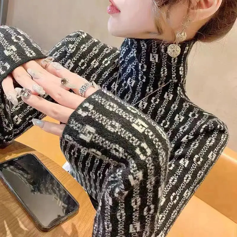 Elegance Knit Slim Turtleneck Top for Women